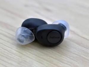 Bluetooth earbuds that look like hearing aids