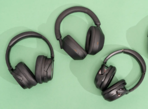 How to Choose the Best Headphones to Use with Your Hearing Aids