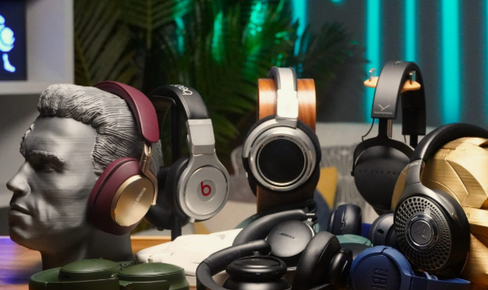 Top 8 Best Headphones that Don't Hurt your Ears in 2025