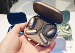 best wireless earbuds with ear hooks and noise cancelling