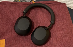 Sennheiser Momentum 4 vs AirPods Max