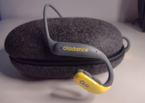 Earbuds for cycling wind noise