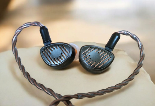 Linsoul Kiwi Ears Septet in Ear Monitor Review